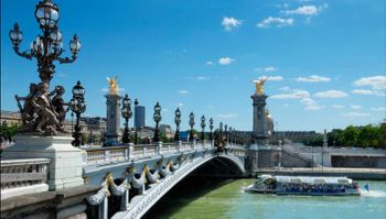 París: Paseo opcional en barco por el Sena y Notre Dame.